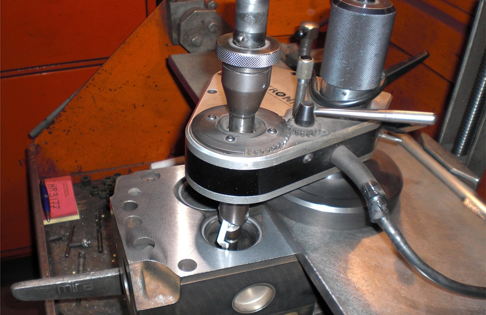 Máquina industrial de precisión